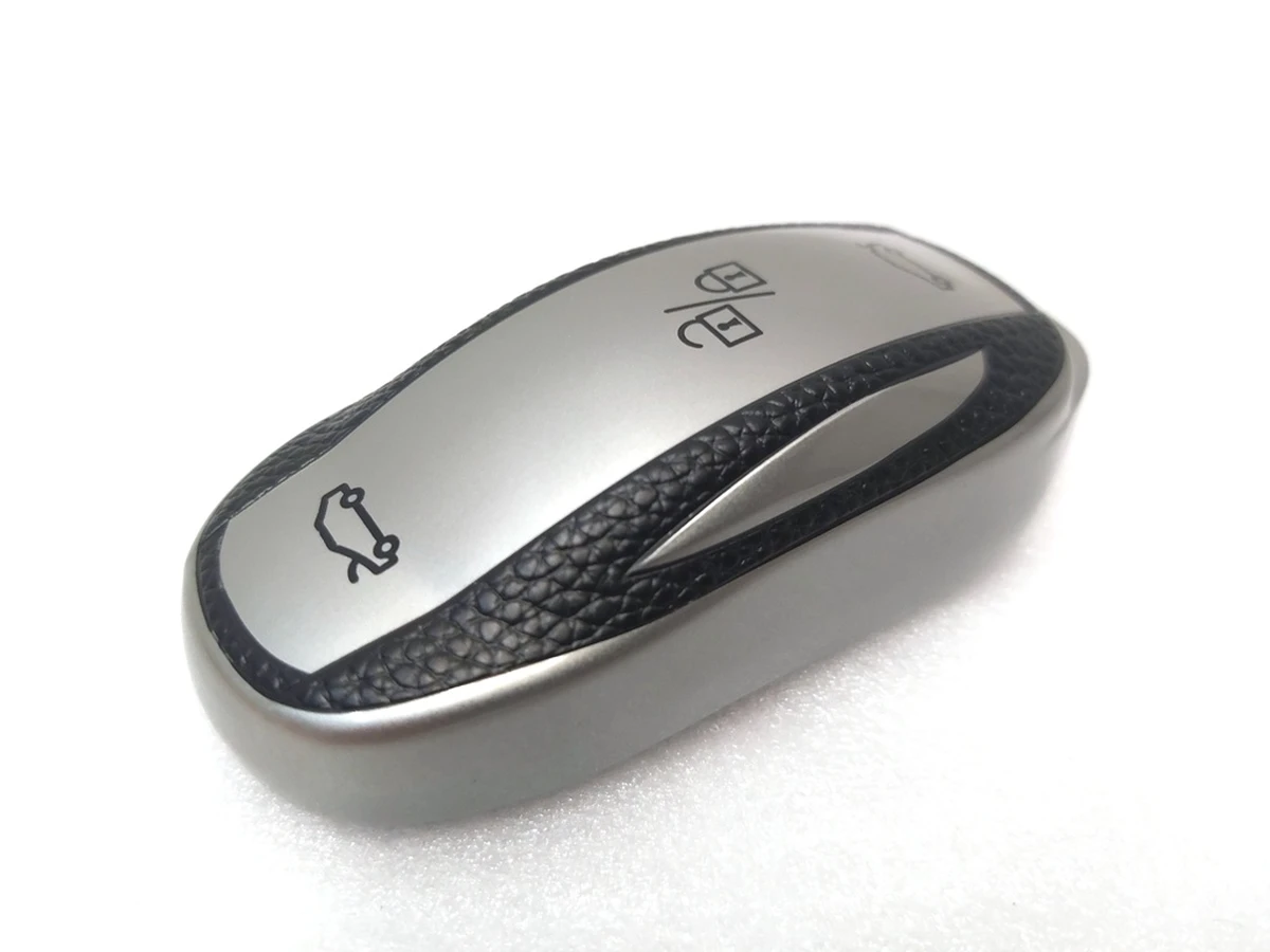 Чохол захисний для ключа (брелока) відкриття автомобіля SILVER Tesla Model X, Model X Mar 2021 1054132-95-G