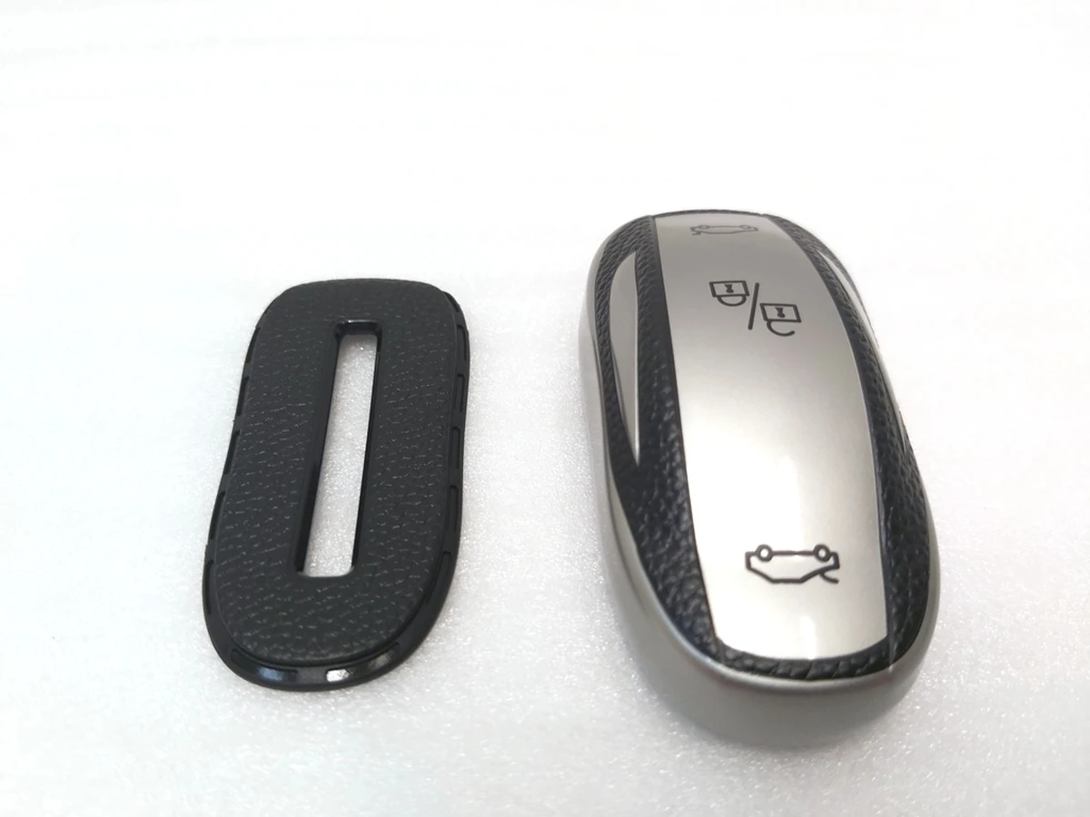 Чохол захисний для ключа (брелока) відкриття автомобіля SILVER Tesla Model X, Model X Mar 2021 1054132-95-G