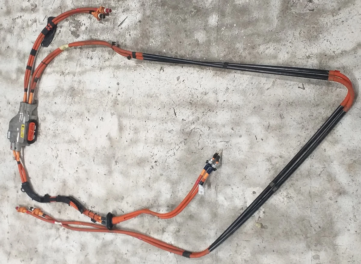 Спліттер з проводами високовольтними в зборі GEN3 Tesla model X 1054500-10-F