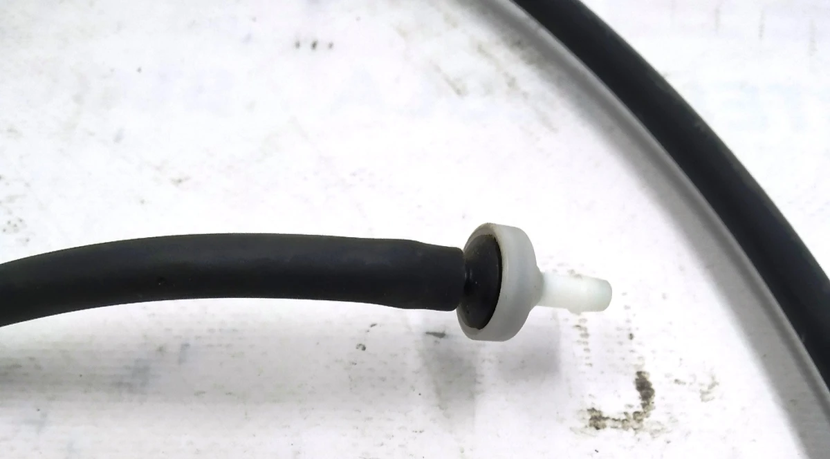 2 Магістраль омивача лобового скла шланг гумовий (без форсунок) Tesla model S, model REST 1054647-00