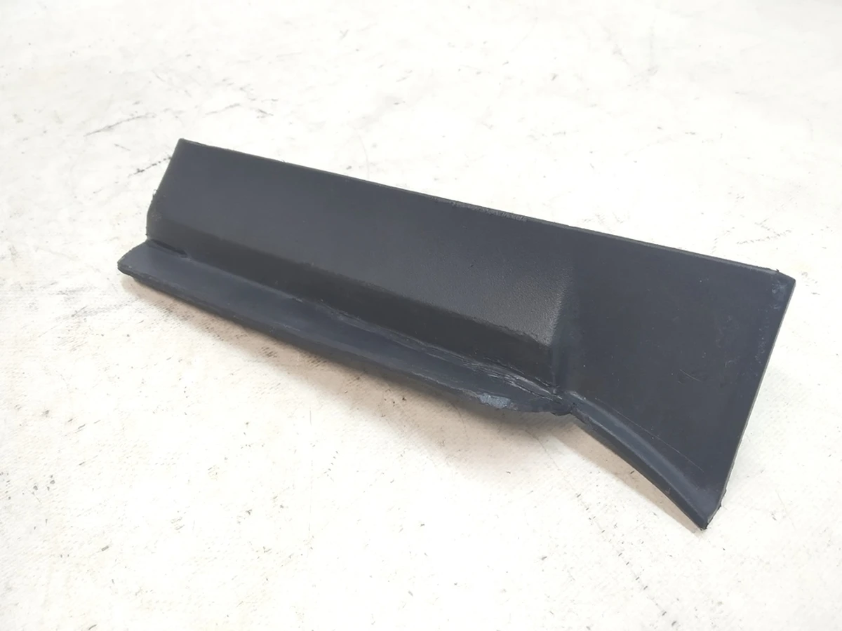 28 Front Right Wheel Fairing (Mudguard) damaged Tesla Model X 1054804-00-D