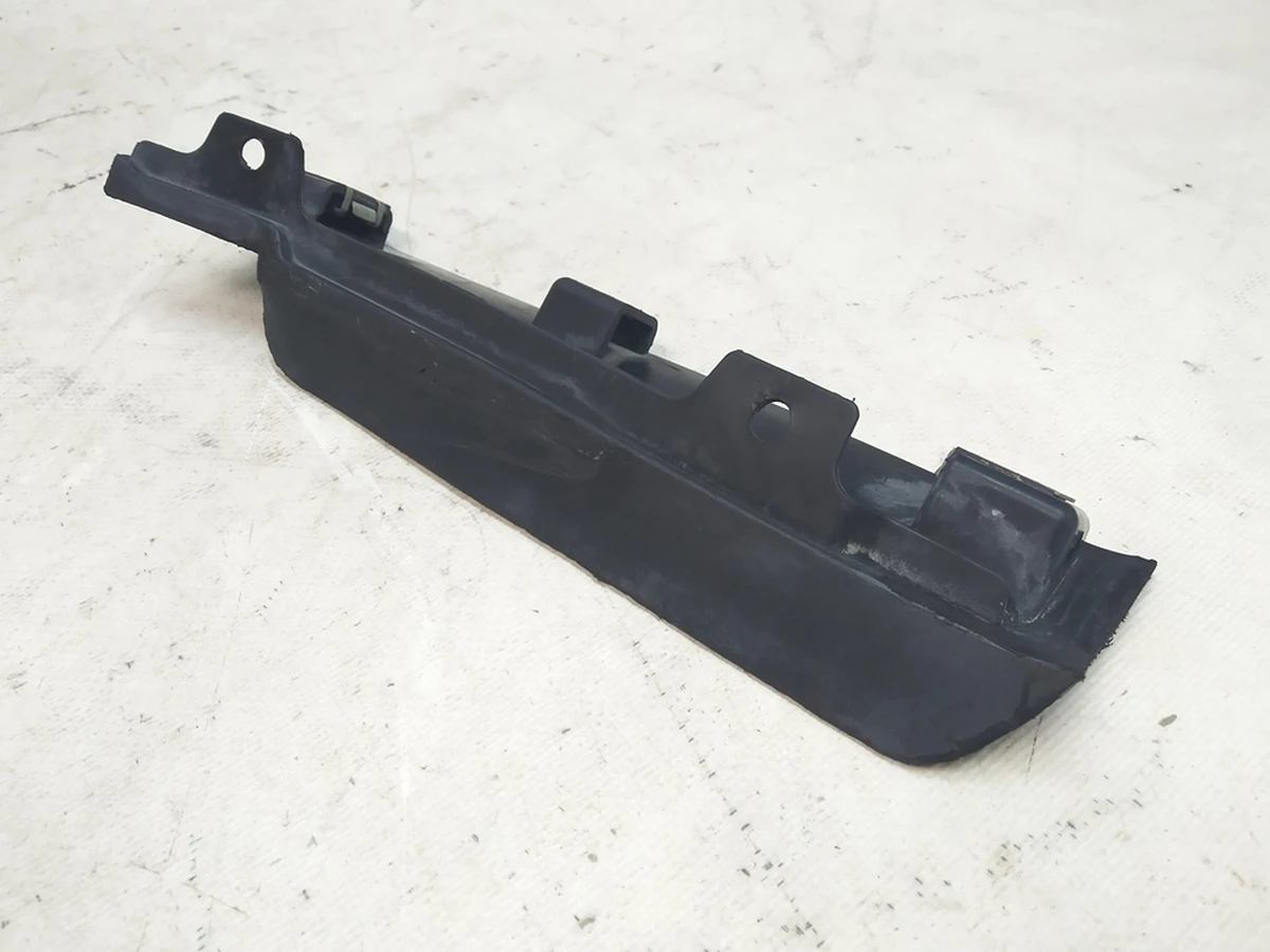 28 Front Right Wheel Fairing (Mudguard) damaged Tesla Model X 1054804-00-D