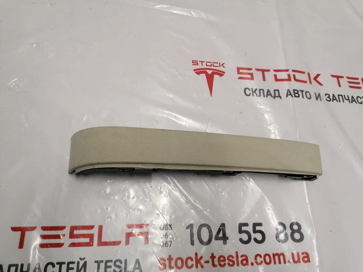 4 Облицювання верхньої стійки C задніх правих дверей NAL CRM Tesla Model X 1055010-07-J