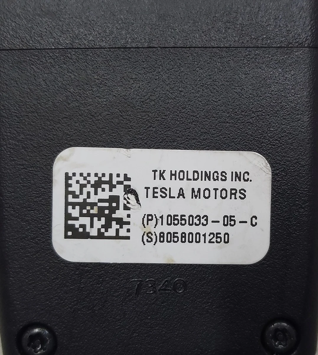 4 Замок ременя безпеки 2-го ряду сидінь (BLACK) Tesla model X 1055033-05-C