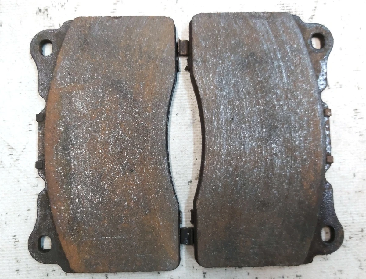 3 Колодки тормозные передние BREMBO 2 штуки Tesla model S, model S REST 1055066-00-C