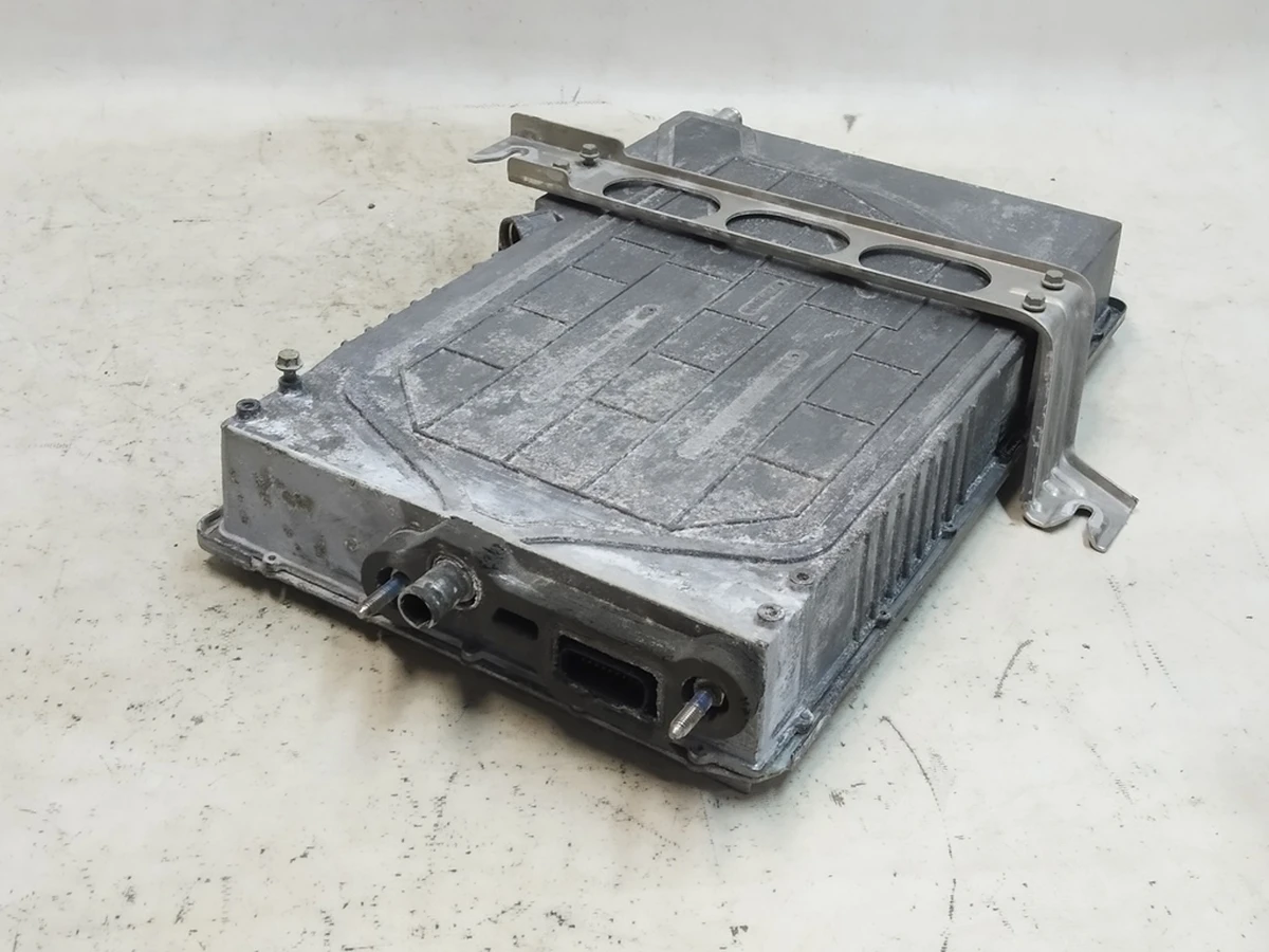 1 KIT,SERVICE,GEN3 CHRG SYS,72A,1PH (oxidation) Tesla Model S REST, Model X 1462537-00-H, 1035647-00-J