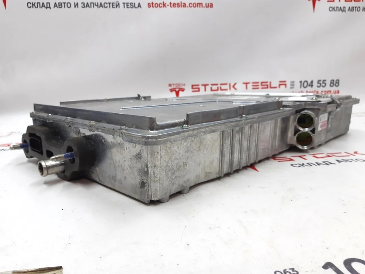 1 Чарджер блок (GEN3) (48A, 1 фаза) з пошкодженням Tesla model S REST model X 1462537-02-D