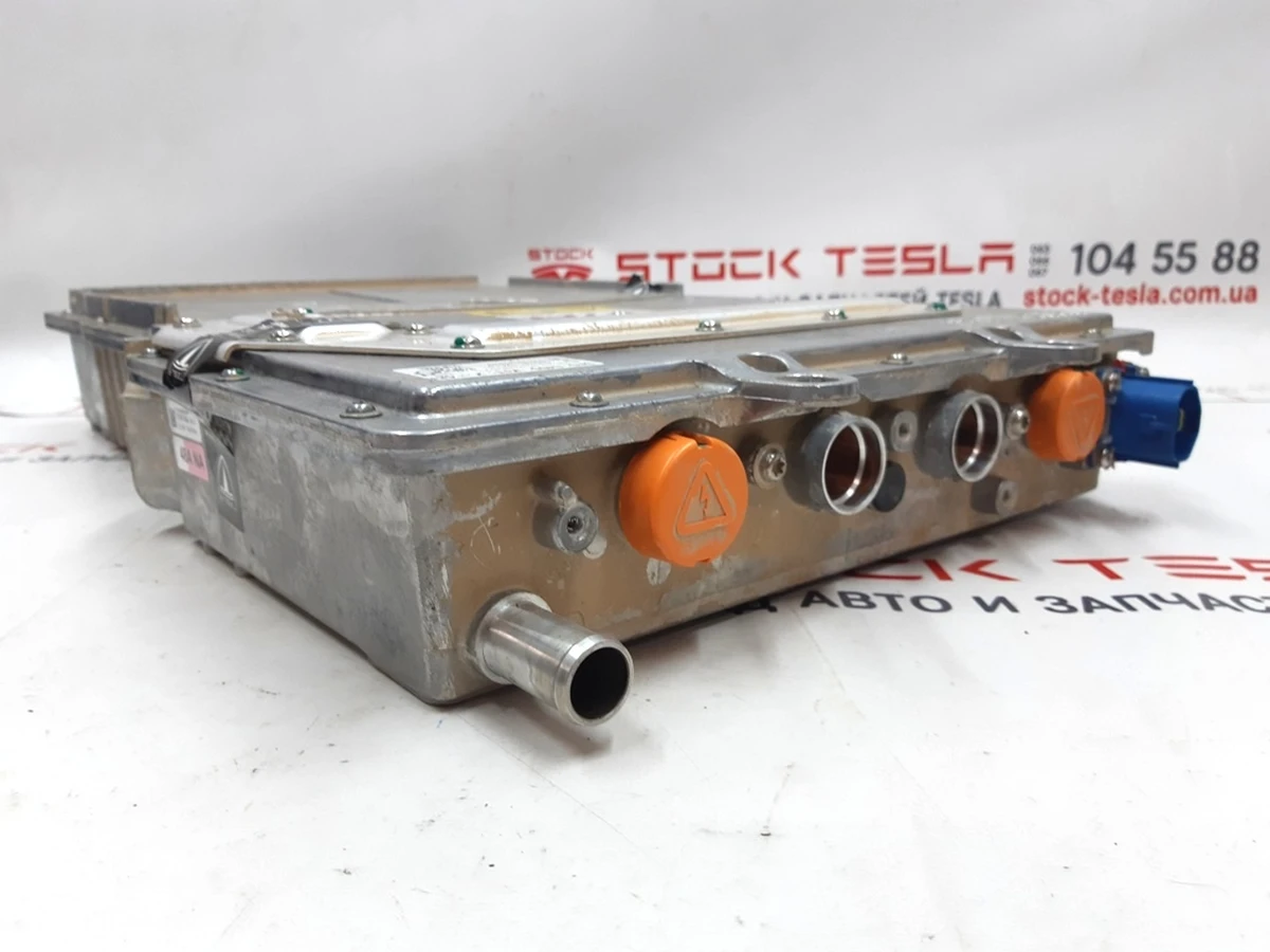 1 Чарджер блок (GEN3) (48A, 1 фаза) з пошкодженням Tesla model S REST model X 1462537-02-D