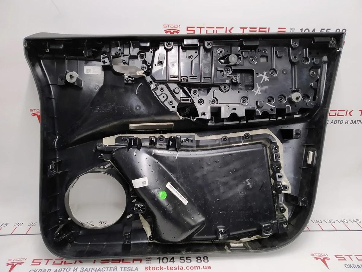 MX DOOR TRIM FR RH PREM PUR CREAM {MX} 1055327-22-M