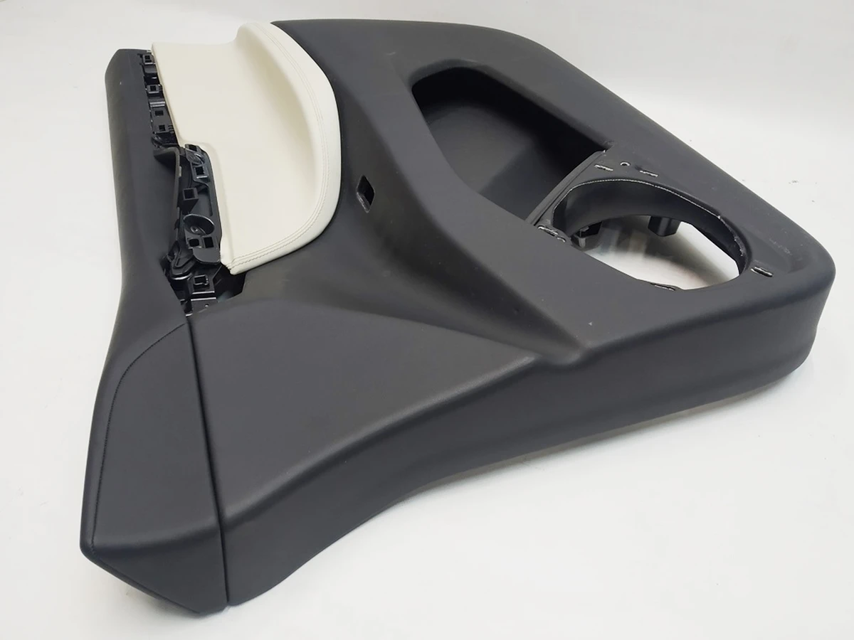 1 MX door trim FR RH prem PUR cream assembled Tesla Model X 1055483-22-M