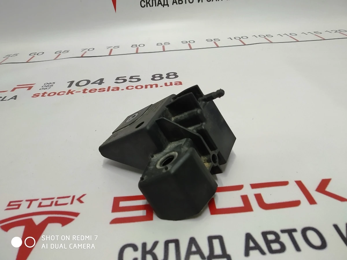 22 Front bumper fastening right inner Tesla model S 1055538-00-A