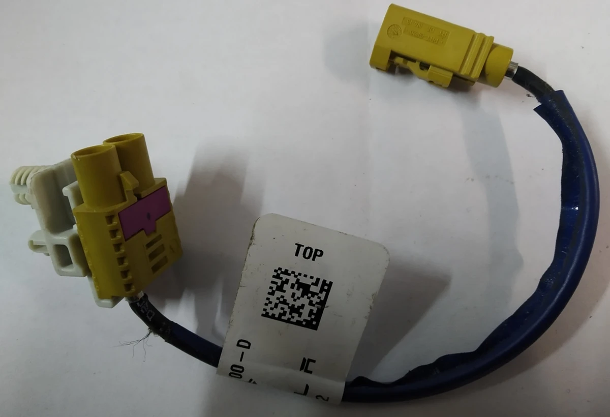 5 Кабель соеденительный электропроводки основной передней Tesla model X 1055700-00-D