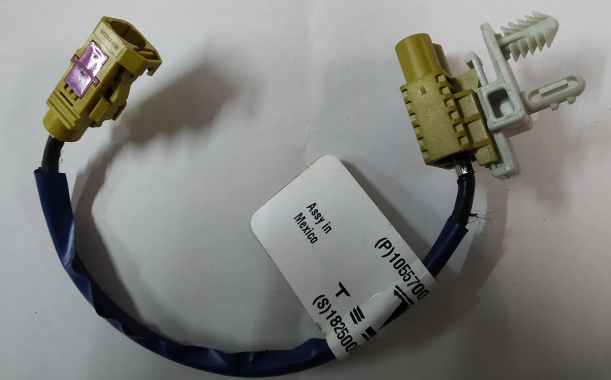 5 Cable connecting electrical wiring main front Tesla model X 1055700-00-D
