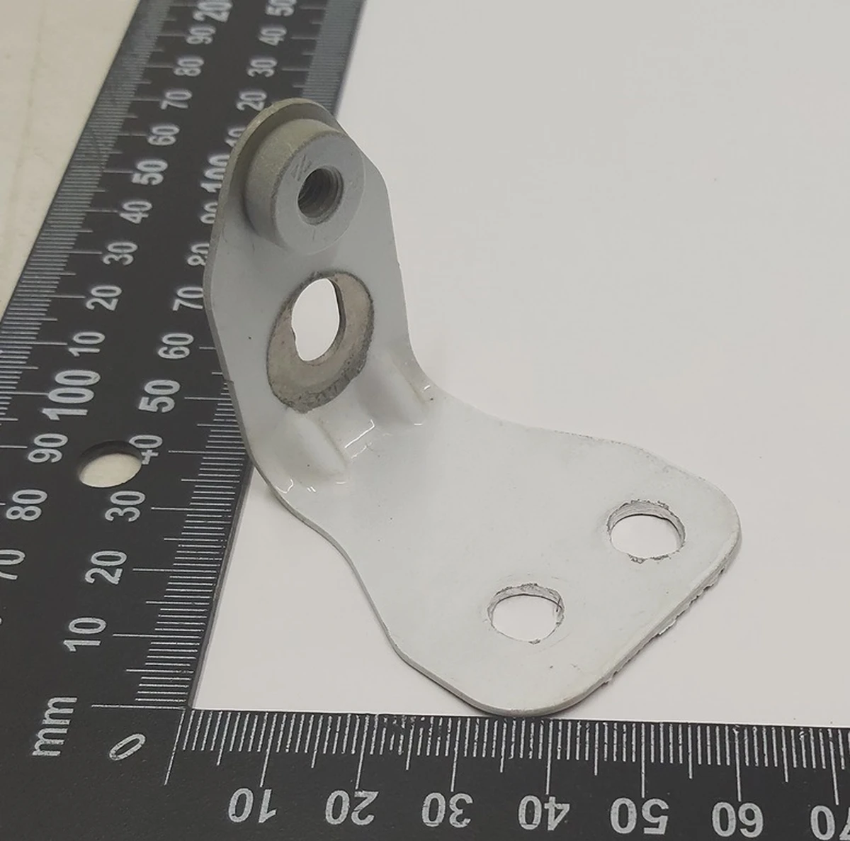 Кронштейн крепления крыла переднего левого/правого верхний Tesla model X 1055757-00-A