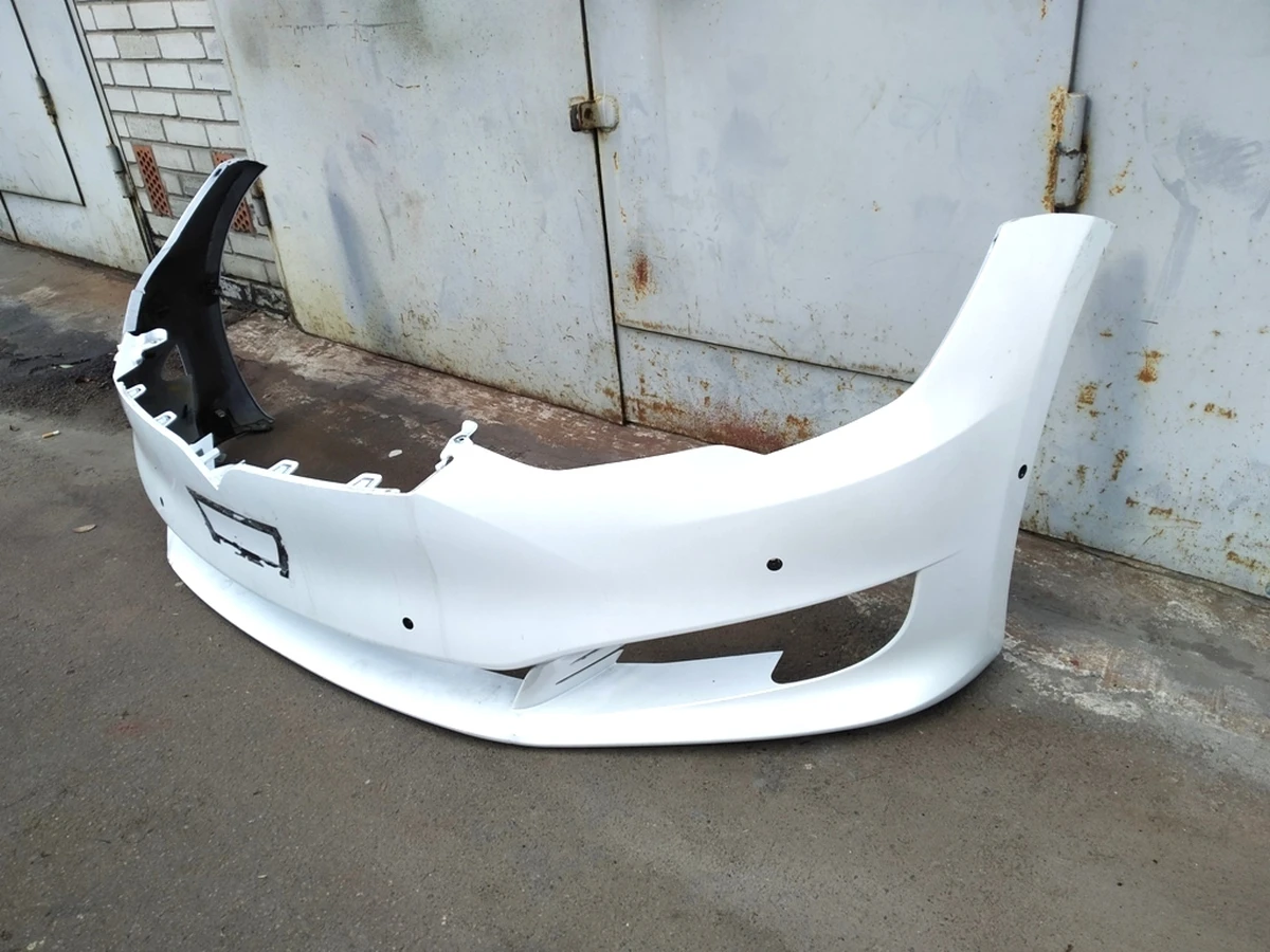 1 Бампер передний под 6 парктроников PPSW (в сборе) с повреждением Tesla model S REST 1056370-S4-A