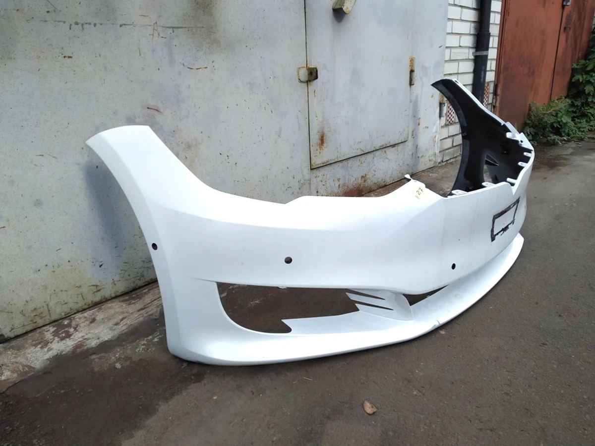 1 Бампер передний под 6 парктроников PPSW (в сборе) с повреждением Tesla model S REST 1056370-S4-A