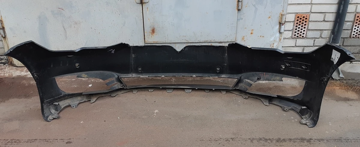 1 Бампер передний под 6 парктроников PMNG в сборе с повреждением Tesla model S REST 1056370-S4-A