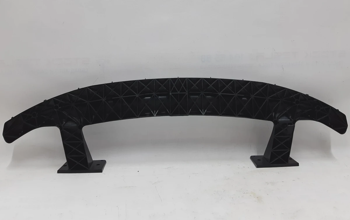 11 Гребень переднего бампера NEW Tesla model S REST 1056837-00-D