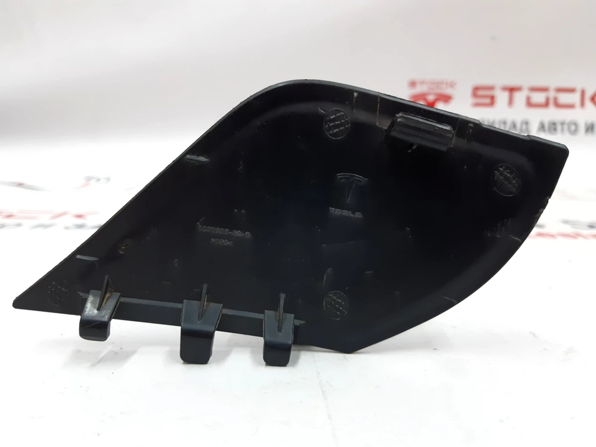 15 Заглушка буксирувального гака Tesla Model X 1057056-00-D