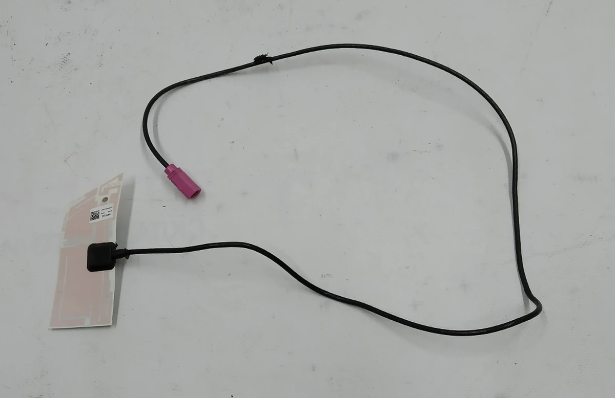 2 Антена TELR дзеркала зовнішнього правого Tesla Model X 1035181-00-J