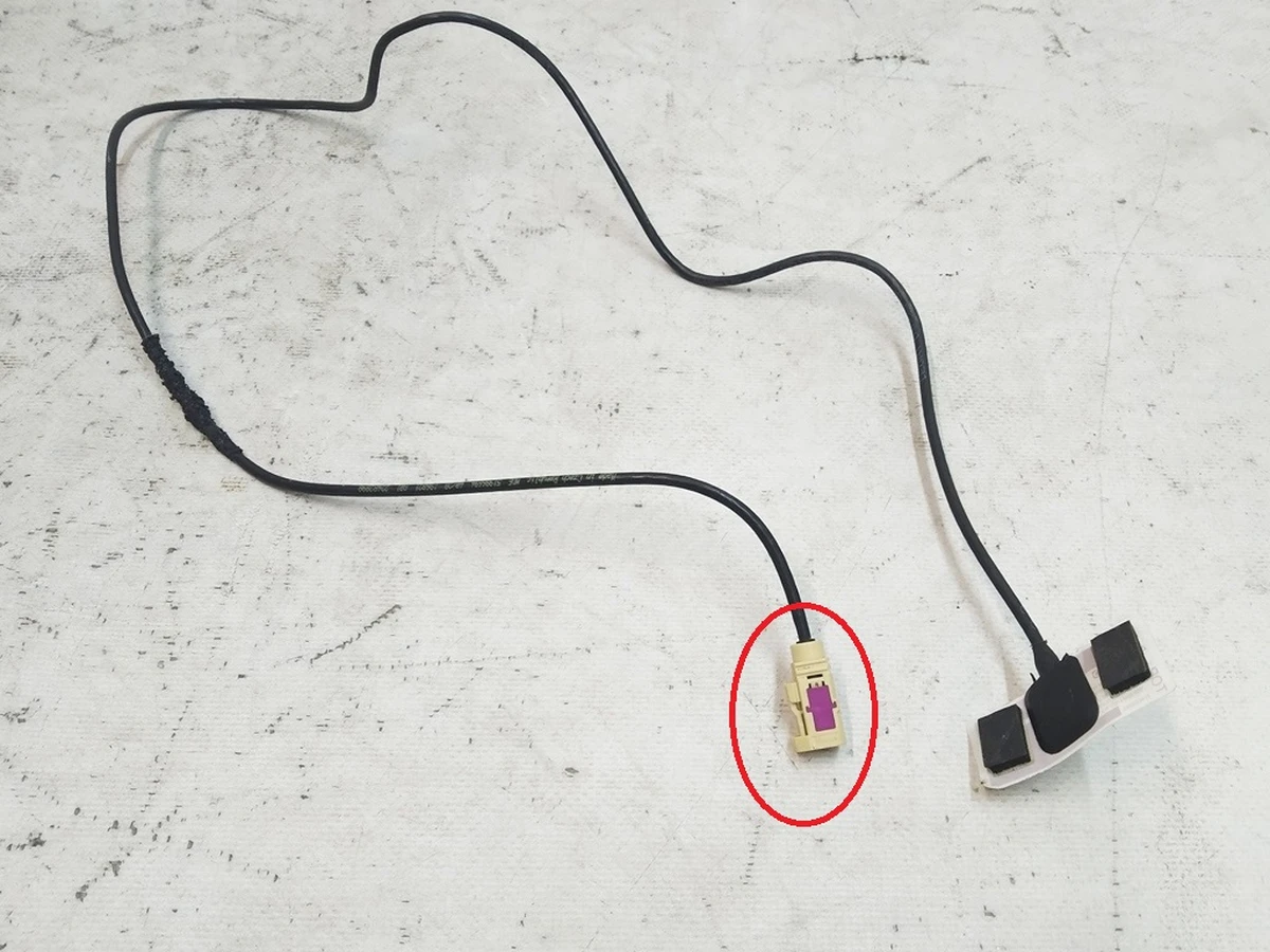 2 Antenna WI-FI mirror RH outside Tesla Model X 1035181-00-J