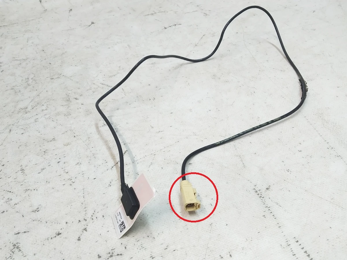 2 Antenna WI-FI mirror RH outside Tesla Model X 1035181-00-J