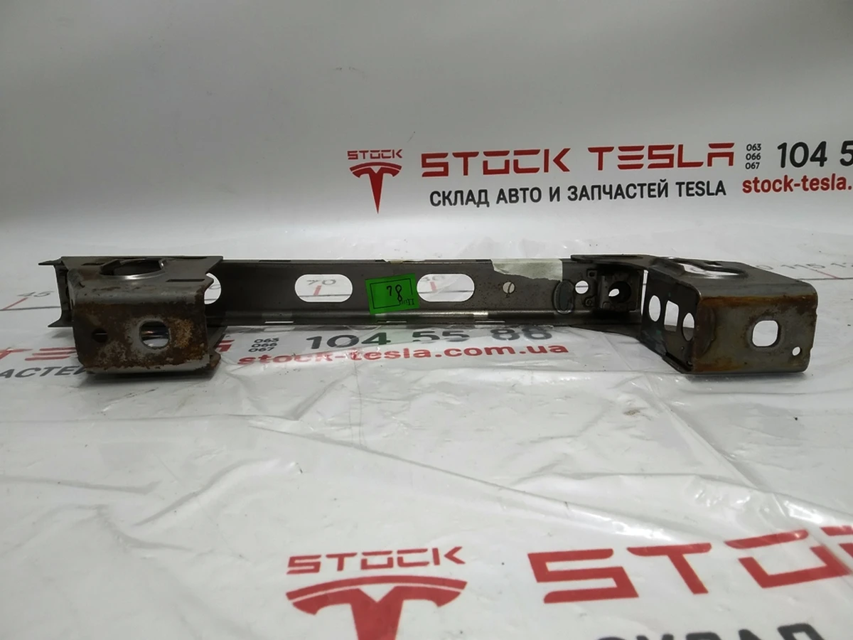 1 Кронштейн кріплення сидіння передній лівий/правий Tesla model X 1057164-00-C