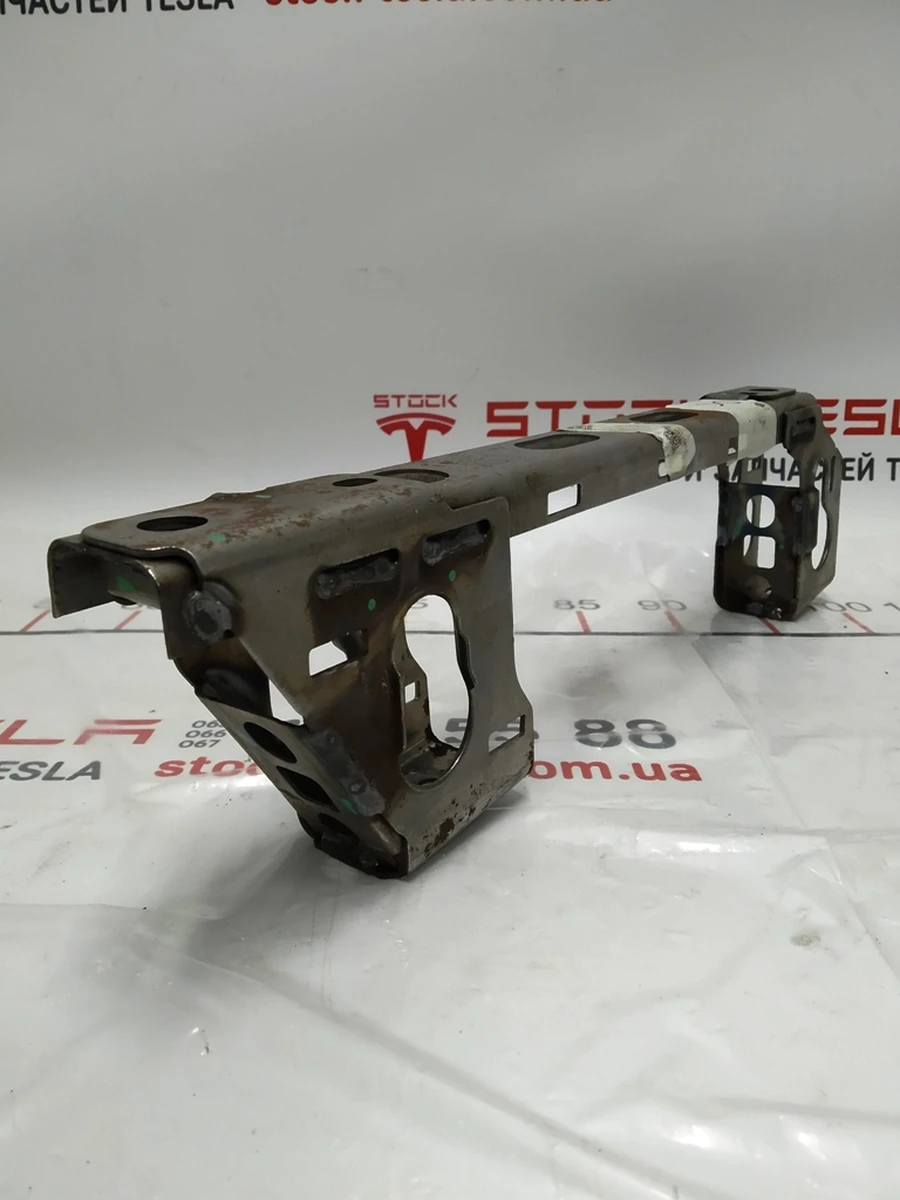 1 Кронштейн кріплення сидіння передній лівий/правий Tesla model X 1057164-00-C