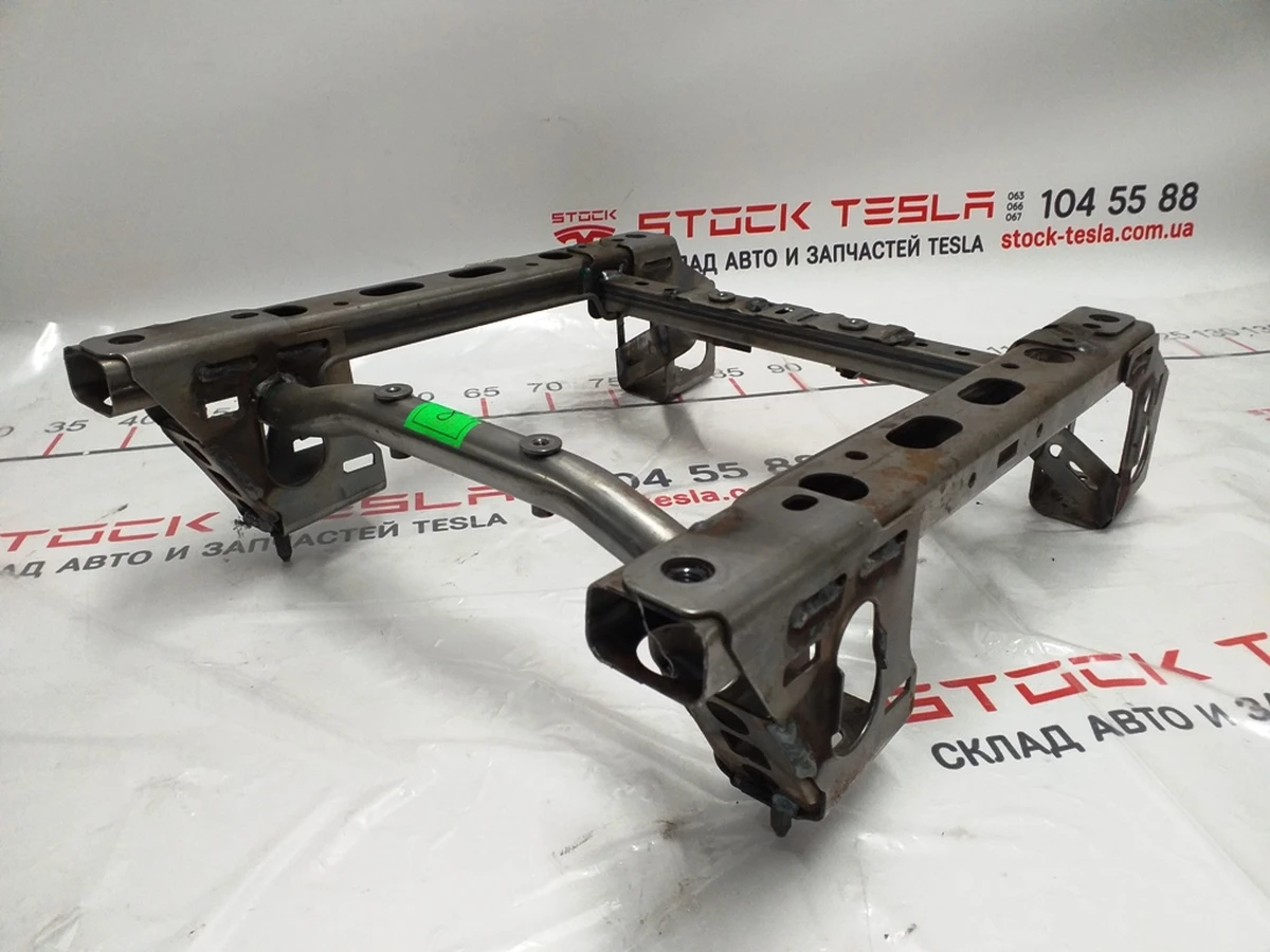 MX, Inboard riser Tesla Model X 1057165-00-C 