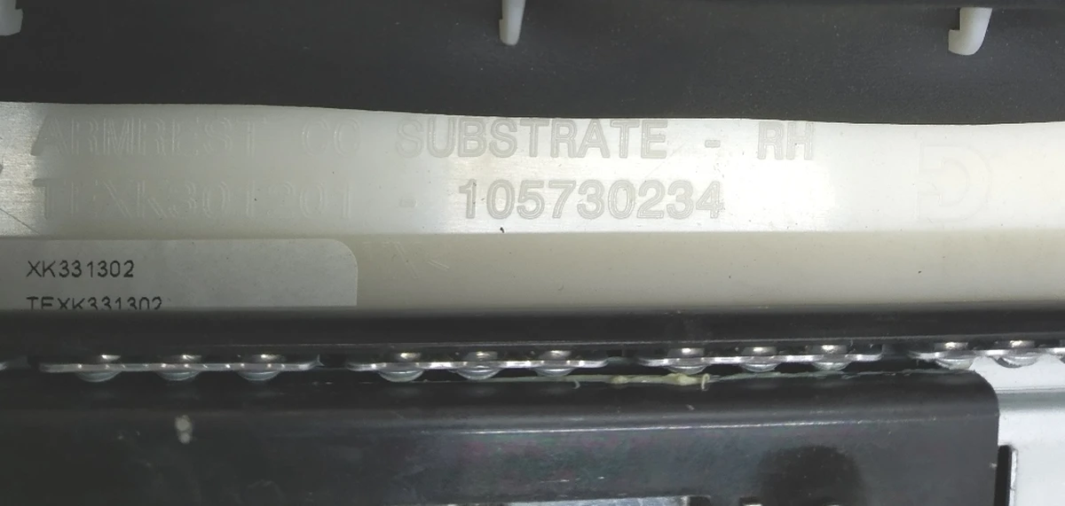 13 Console armrest PUR BLACK NEU 100i right Tesla model S REST 1046444-21-D