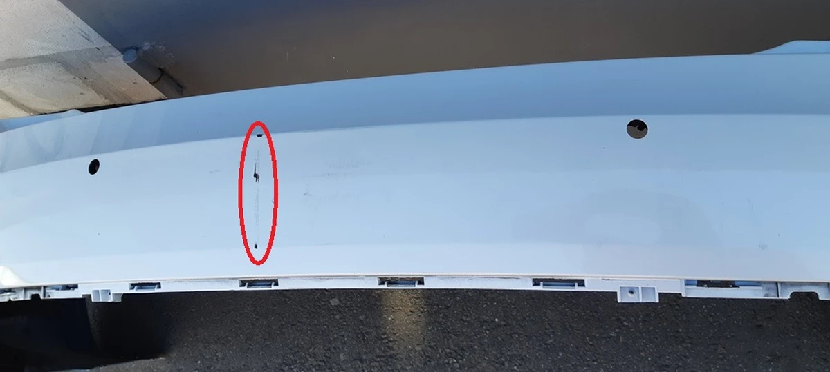 1 Бампер задній під 6 парктроніків з кронштейнами PPSW білий (з пошкодженням) Tesla model S REST 1057319-S3-A