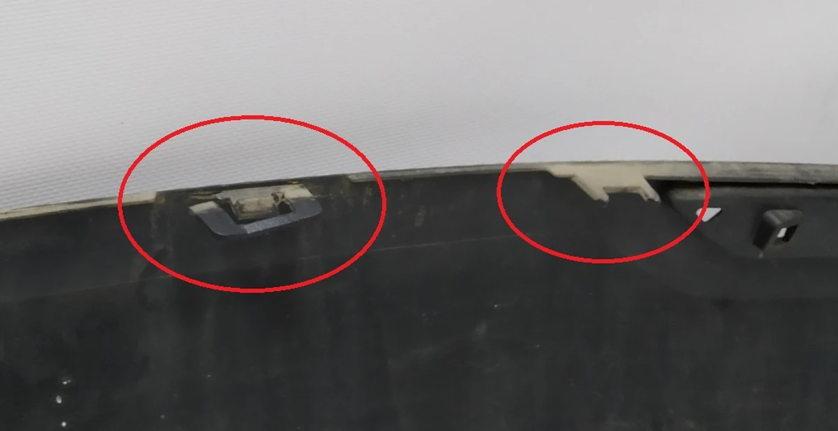 16 TRIM, REAR FASCIA, (lip) painted PBSB (with damage) Tesla model S REST 1057321-00-C