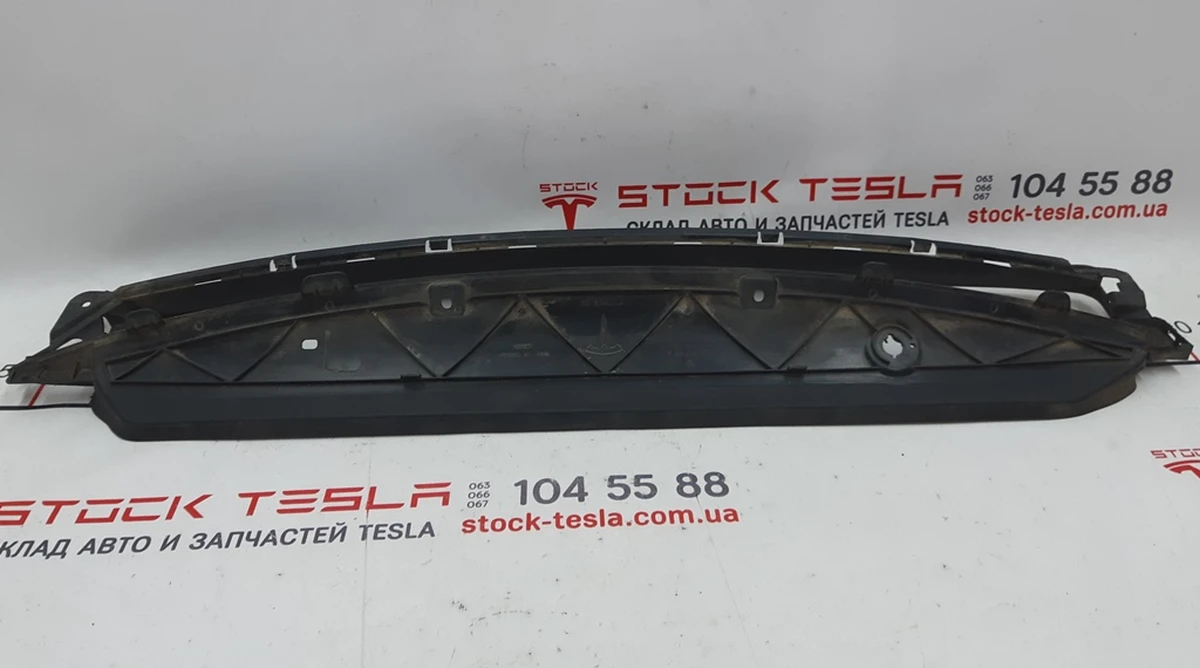 12 Diffuser front radiator cooling main with damage Tesla model S REST 1057847-00-E