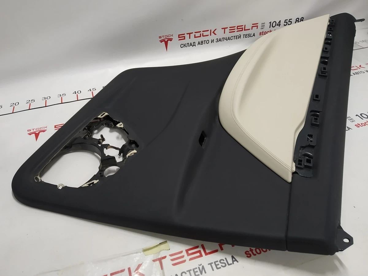 1 Карта (скелет) двері задньої лівої PREM PUR CREAM Tesla model X 1058003-22-K