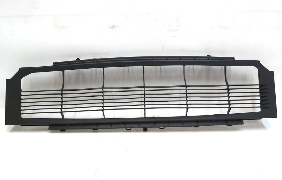 1 Решітка декоративна основного радіатора (передній бампер) Tesla model S REST 1058022-00-B