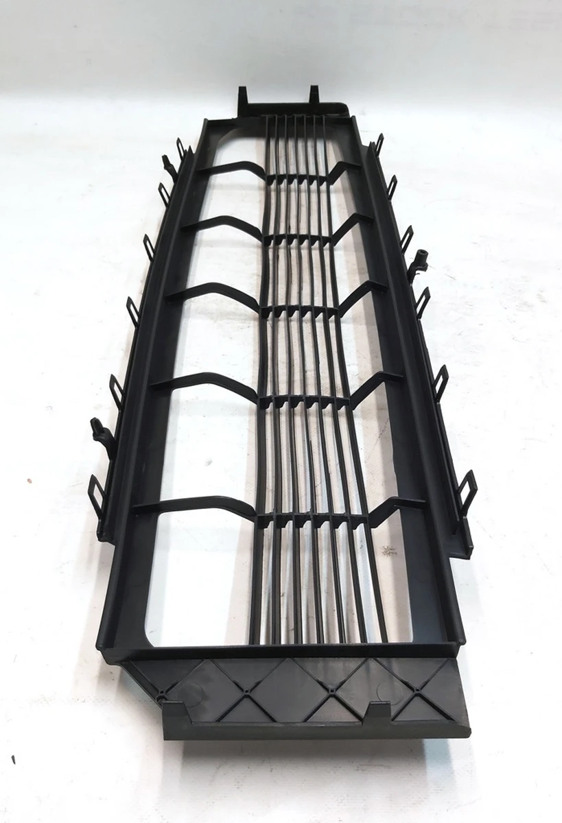 1 Решітка декоративна основного радіатора (передній бампер) Tesla model S REST 1058022-00-B