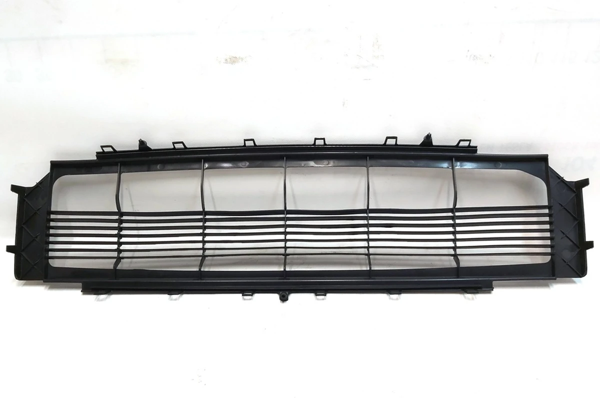 1 Решітка декоративна основного радіатора (передній бампер) Tesla model S REST 1058022-00-B