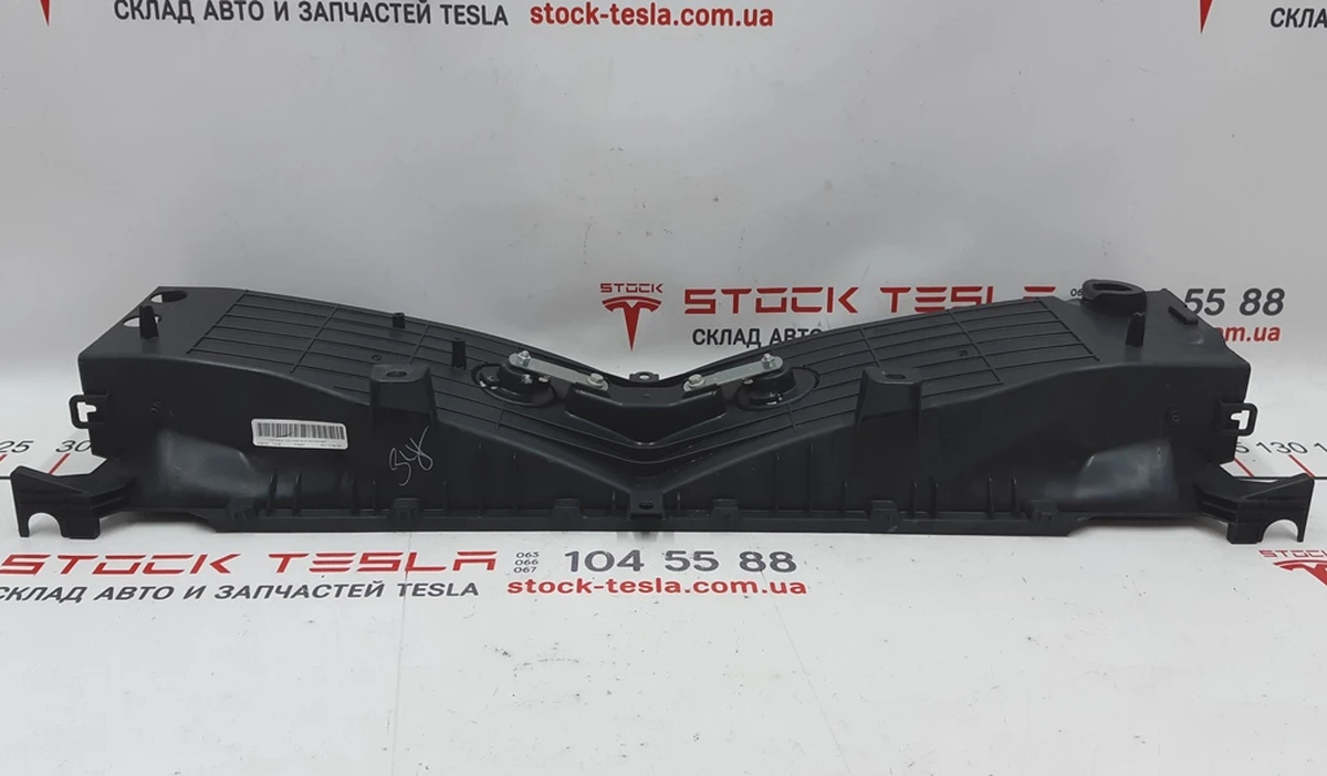 6 Central radiator air duct assembly (housing, horns, actuators) Tesla model S REST 1058073-00-B