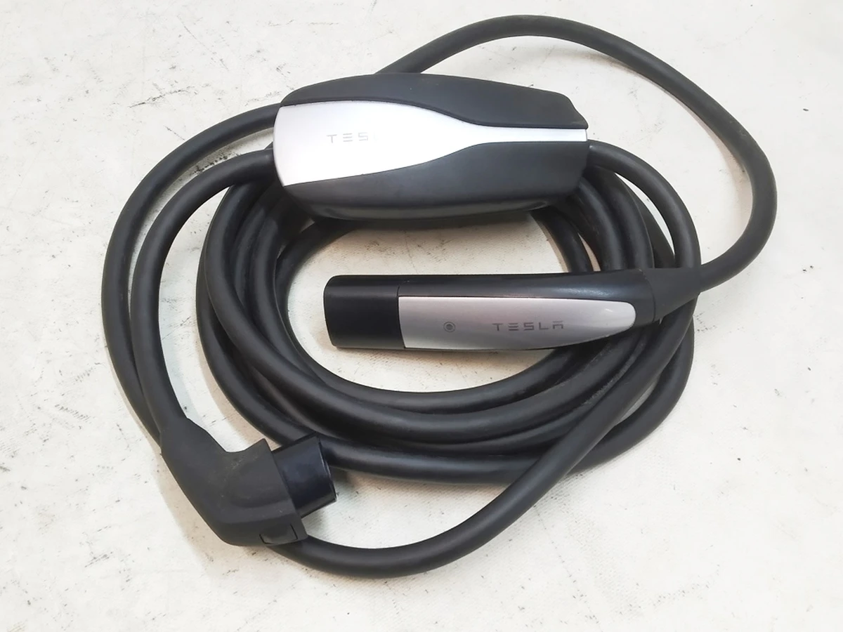 1 UNIVERSAL MOBILE CONNECTOR, NA 40A GEN1 Tesla Model S, Model S REST, Model X, Model 3, Model Y 1058221