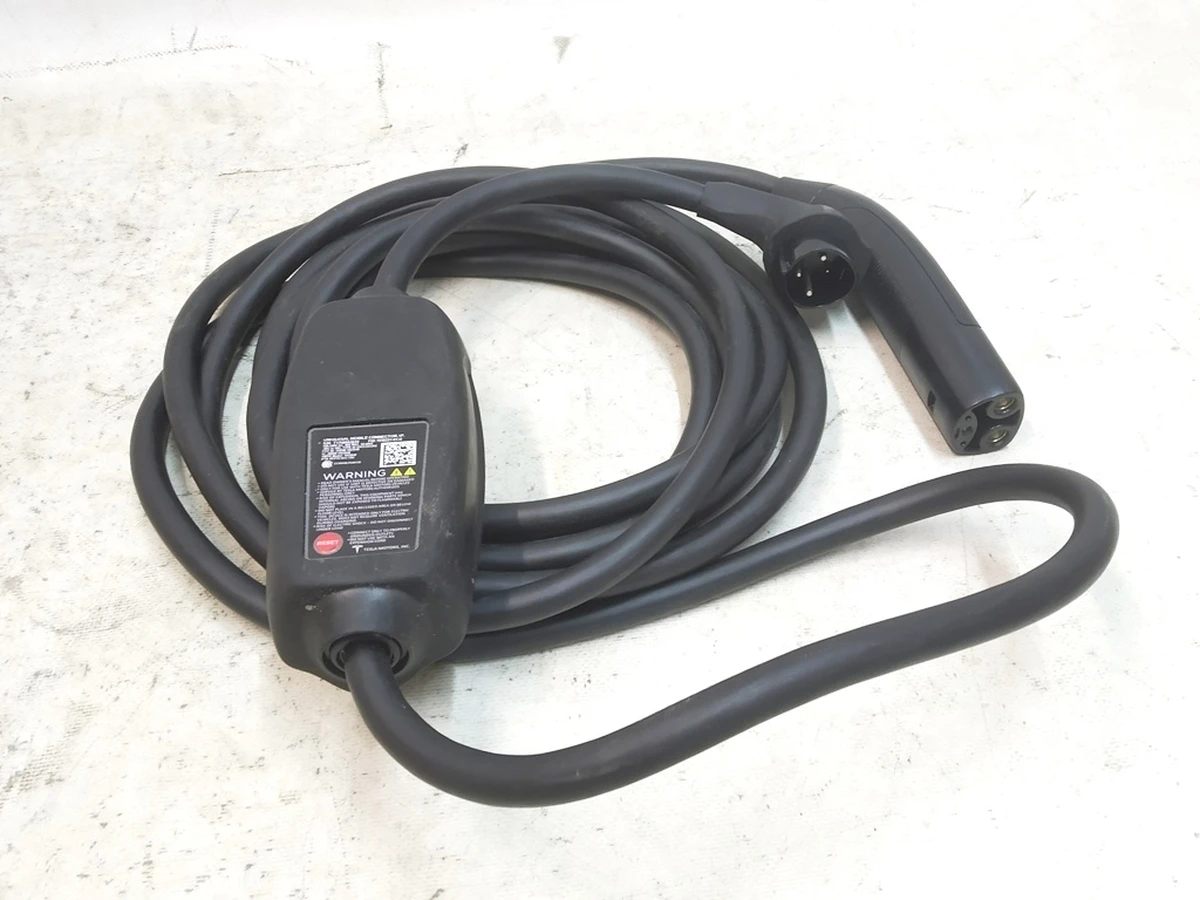 1 UNIVERSAL MOBILE CONNECTOR, NA 40A GEN1 Tesla Model S, Model S REST, Model X, Model 3, Model Y 1058221
