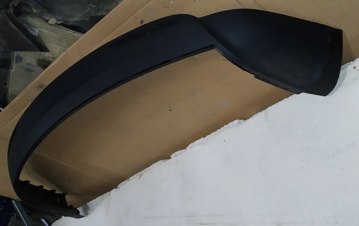 2 Накладка нижня (структурна) бампера заднього Tesla model X 1058354-00-F
