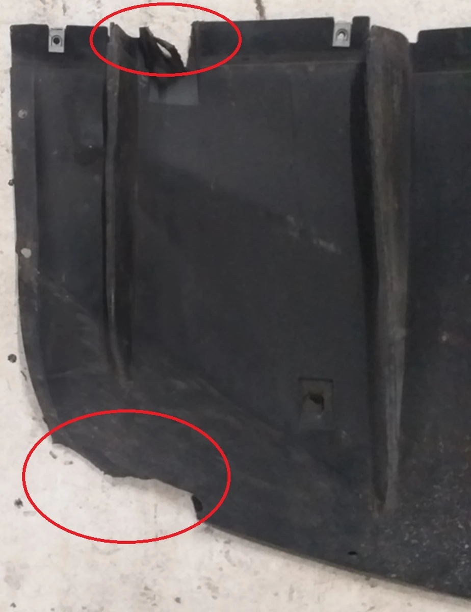 3 Дифузор заднього бампера нижній з пошкодженням Tesla model X 1058356-00-C