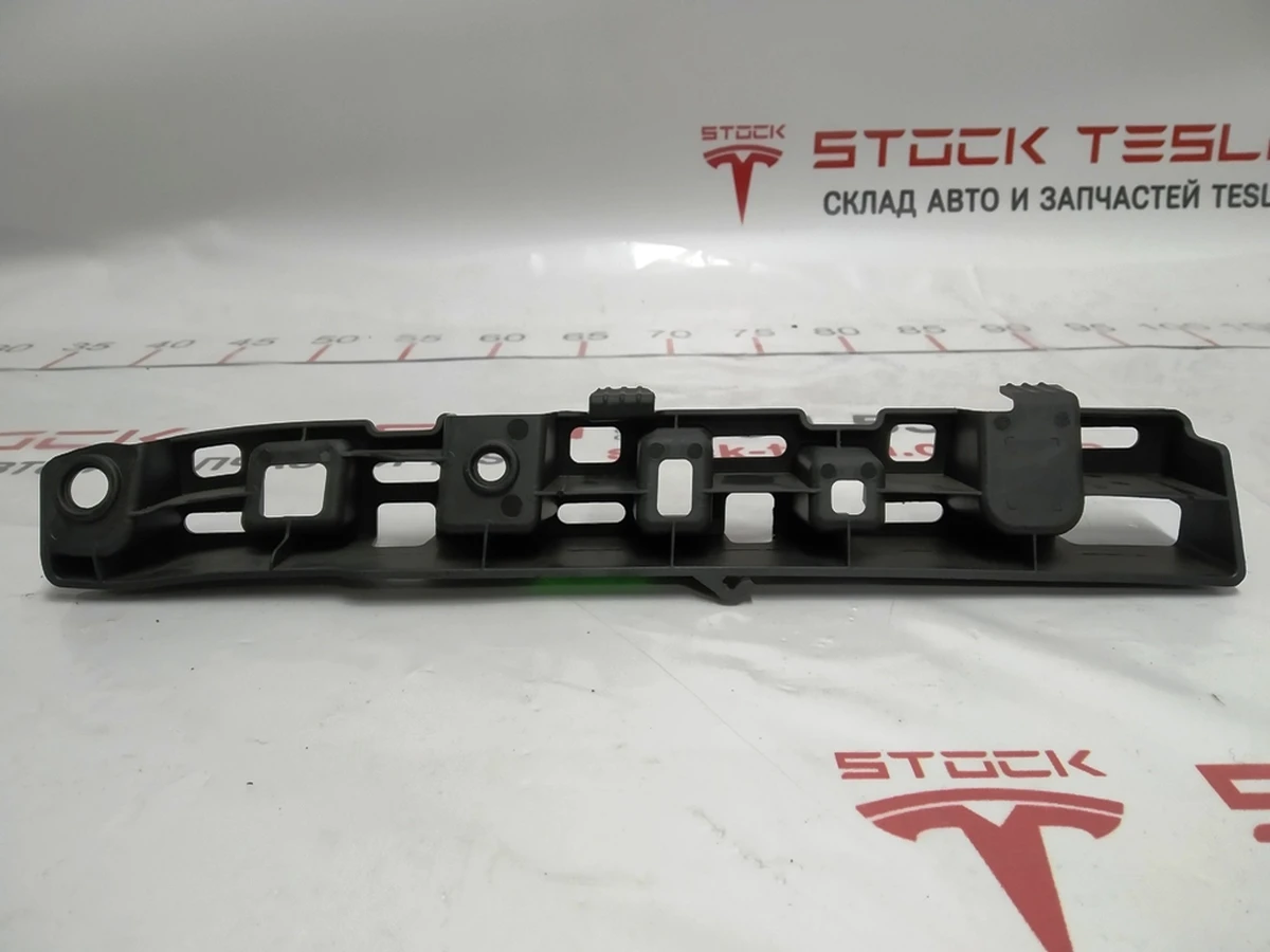 5 Assembly, right hand front header bracket, MX Tesla Model X 1059182-00-B