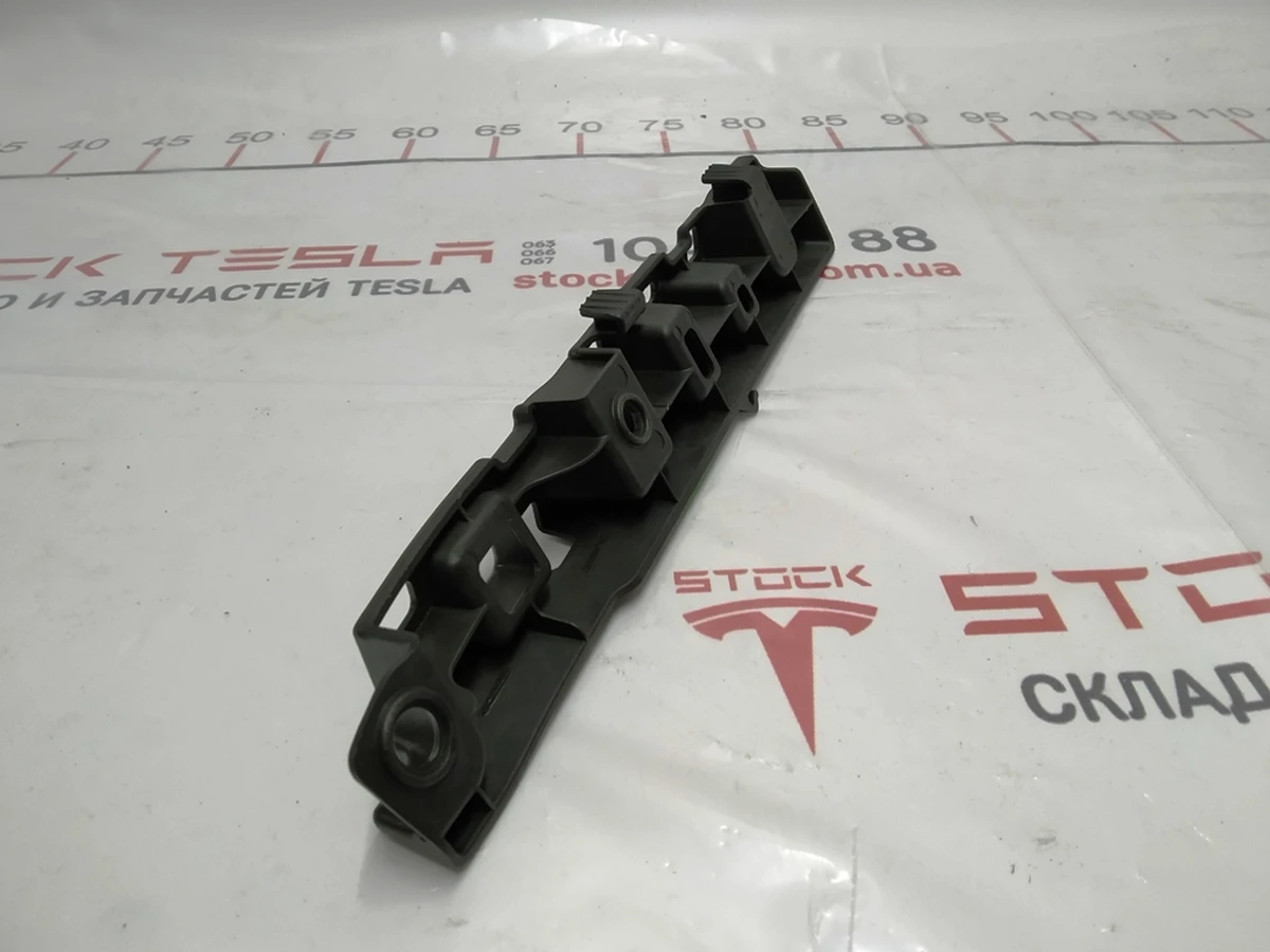 5 Assembly, right hand front header bracket, MX Tesla Model X 1059182-00-B