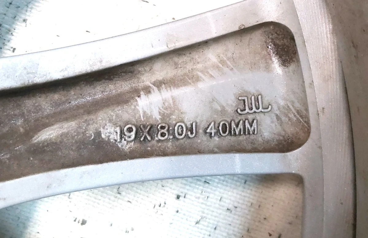 1 Диск колісний 19X8.0 ET40 - SILVER SLIPSTREAM з пошкодженням Tesla model S, model S REST 1076891-00-B