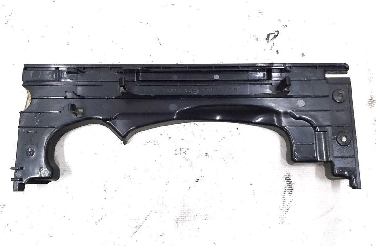 8 SURROUND, 2ND ROW SEAT, LH Tesla model X 1059755-00-F