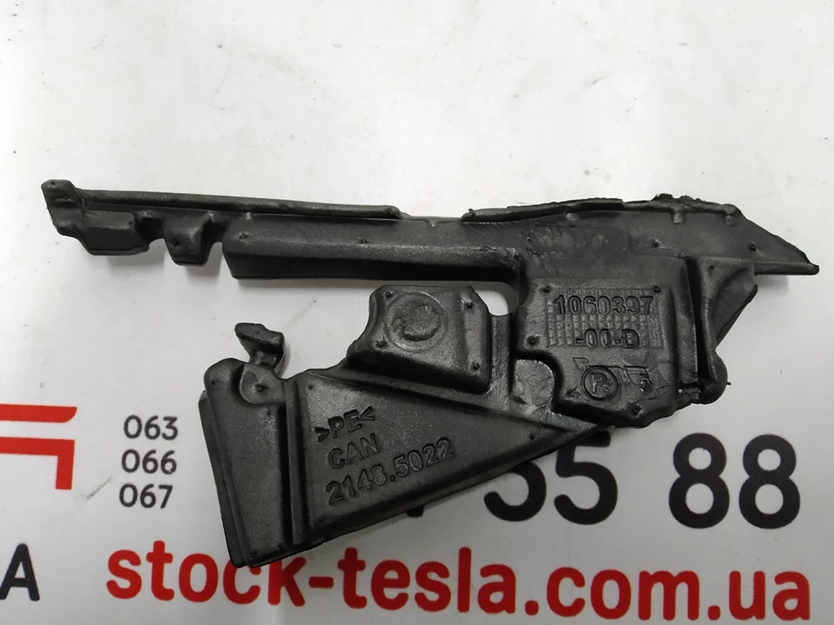 9 Прокладка пінна дзеркала зовнішніх передніх правих дверей Tesla model S, model S REST 1060397-00-D