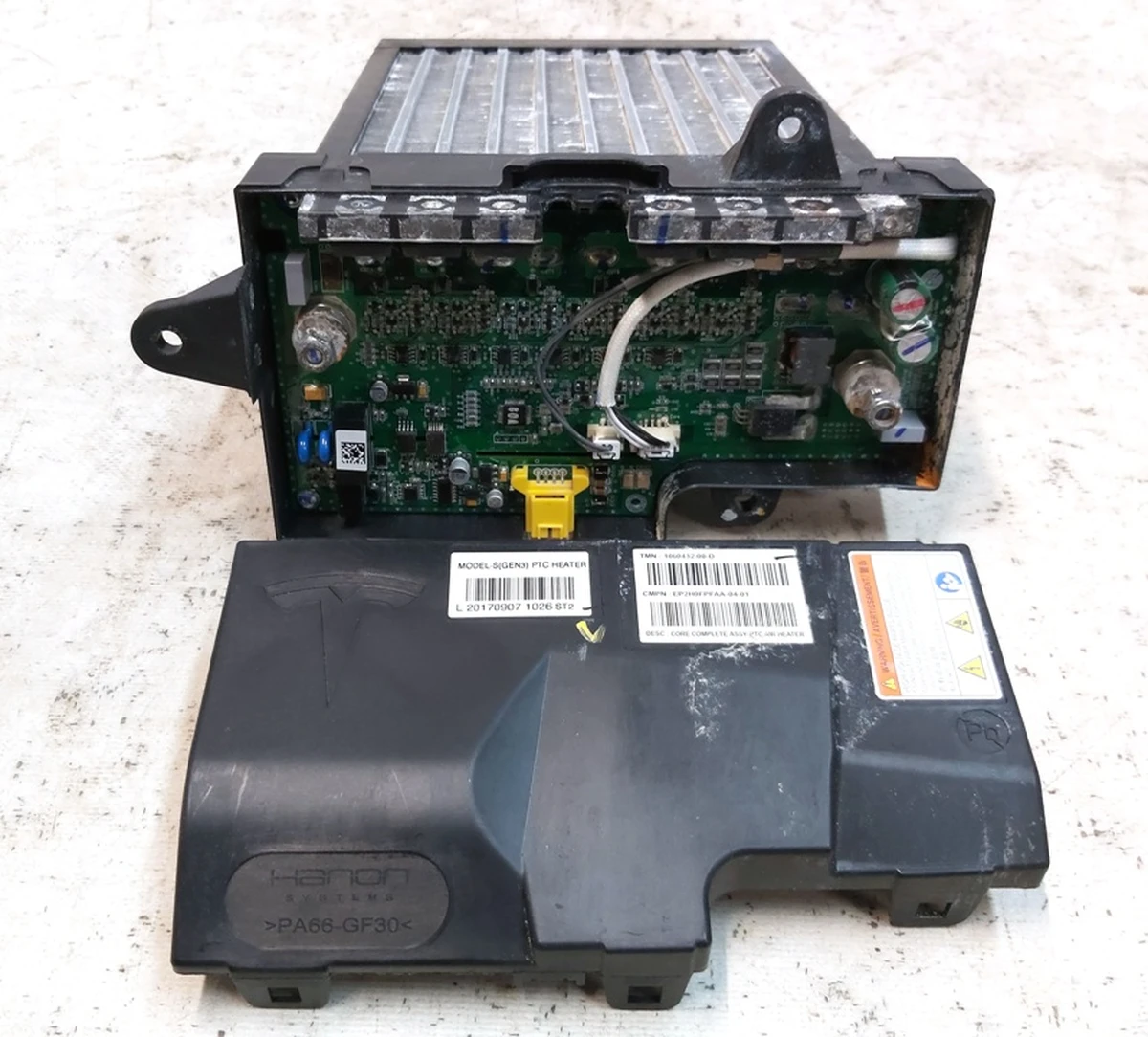 1 LHD GEN3 PTC HTR, EMC FIX with damage Tesla model X 1060432-00-E