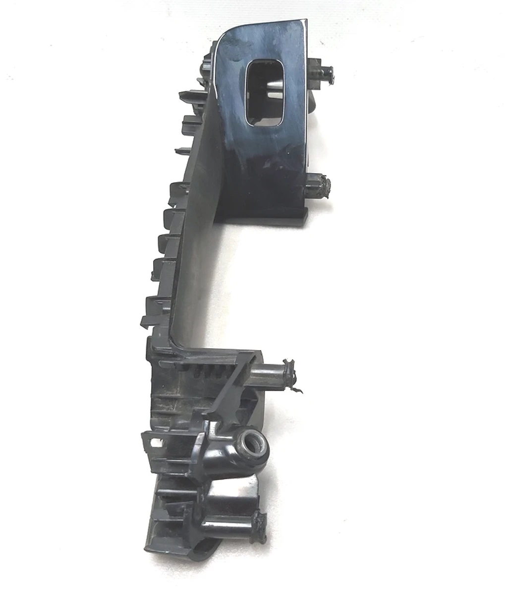 Ручка дверей задньої лівої внутрішня частина з основою під кнопку глянсовою Tesla model 3 1090413-02-L