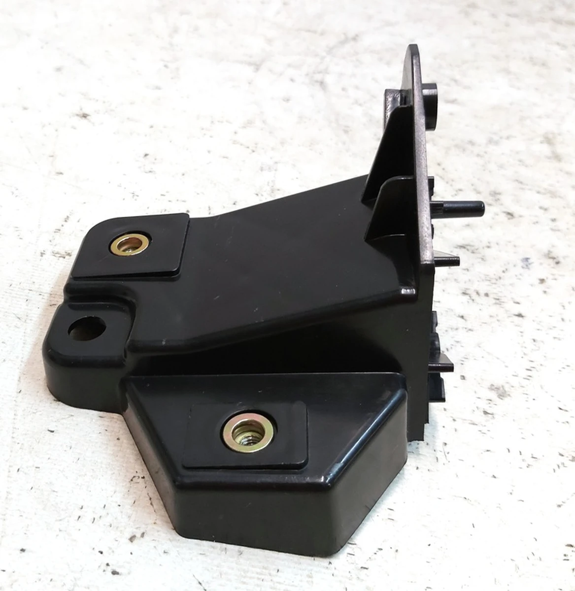 9 FASCIA SUPPORT BRACKET MS2 RH Tesla model S REST 1061332-00-B